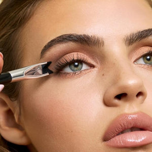 The Corner Brush Eye Stamper