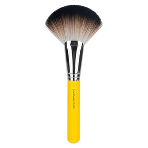 Bdellium Tools Professional Makeup Brush - Studio Series 991.5 Highlighting Fan - With Soft Synthetic Fibers For Topping the Cheekbones (Yellow 1pc)