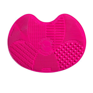 Sigma Beauty Makeup Brush Cleaner Mat ? Sigma Spa Express Silicone Makeup Brush Cleaning Mat with Suction Cups for Cleaning Makeup Brushes Compact Design Fit for Any Travel Makeup Kit (Pink)