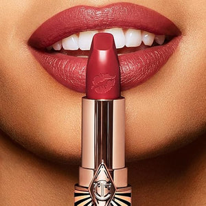 Charlotte Tilbury Hot Lips 2.0 Lipstick - Hydrating, Long Lasting Lipstick with Orchid &amp; Antioxidant Extracts - Buildable Satin Finish for Fuller-Looking Lips