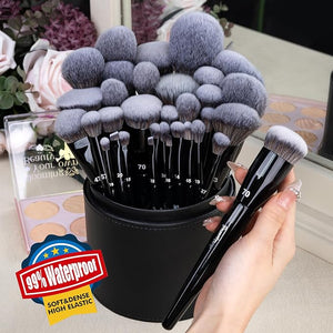 Bueart Design 32Pcs PRO Grade Makeup Brushes Set with Super large Holder Premium Ultra-soft Synthetic Foundation Contour Powder Blush Concealer Eyeshadow Classic Black Make up Brush