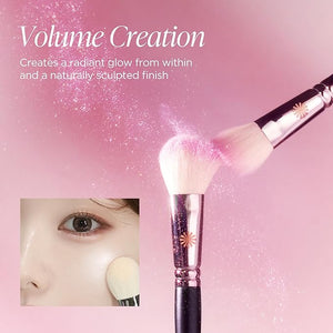 Piccasso 116 Highlighter Brush ? Soft Goat Hair Makeup Brush for Face Ideal for Highlighting Cheekbones Nose and Jawline Fluffy Blush Brush for Natural Glow Professional Korean Beauty