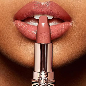Charlotte Tilbury Hot Lips 2.0 Lipstick - Hydrating, Long Lasting Lipstick with Orchid &amp; Antioxidant Extracts - Buildable Satin Finish for Fuller-Looking Lips